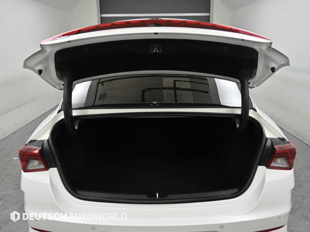 Kia K5 — photo 20