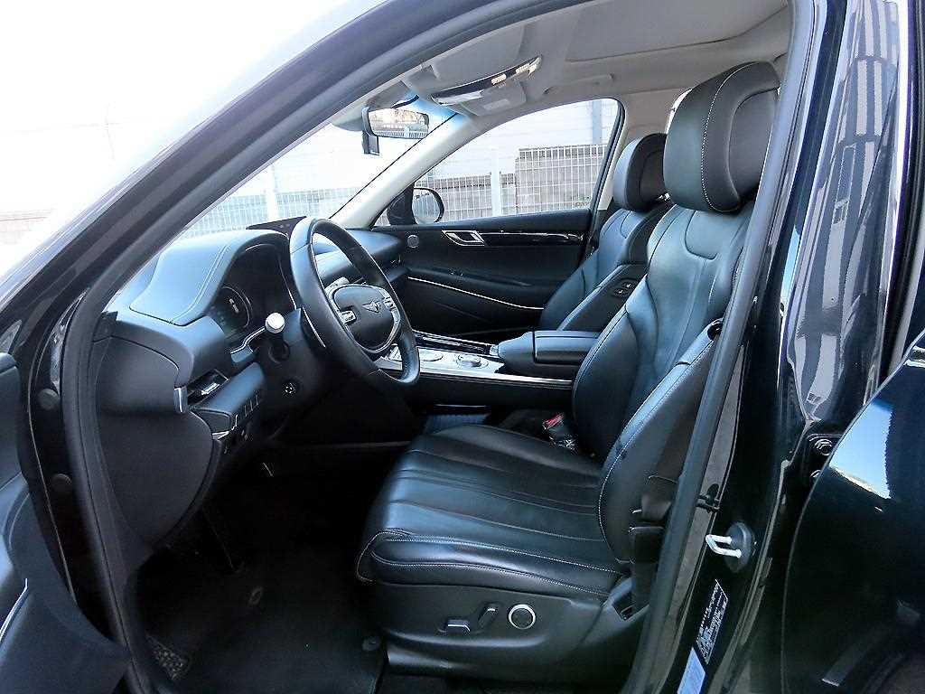 Genesis GV80 — photo 05