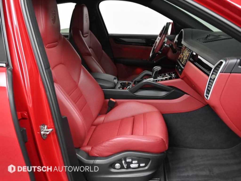 Porsche Cayenne — photo 10
