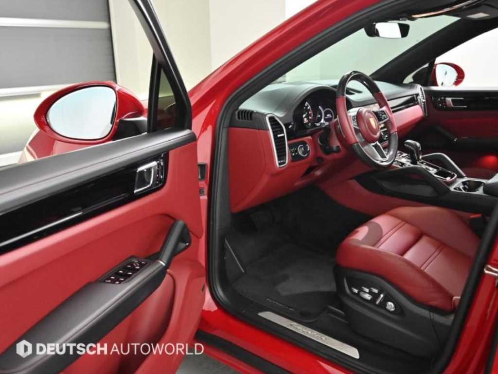 Porsche Cayenne — photo 11