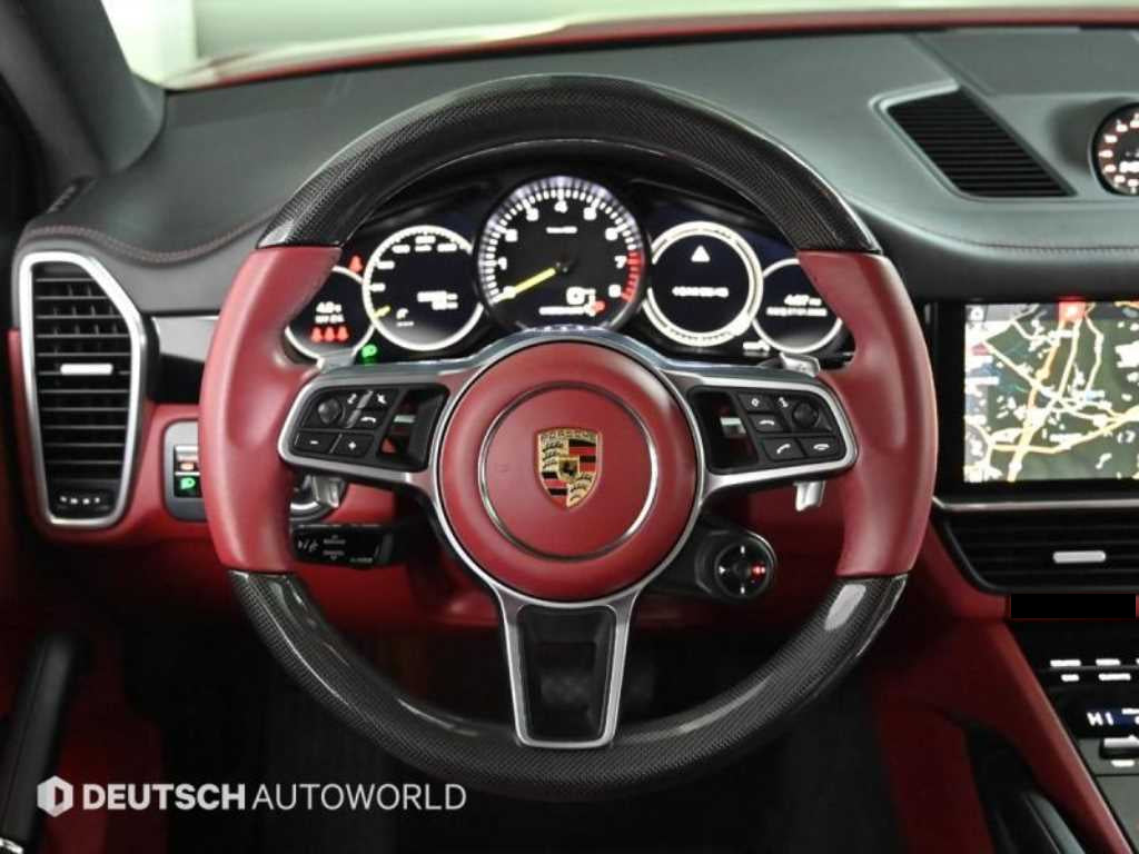 Porsche Cayenne — photo 13