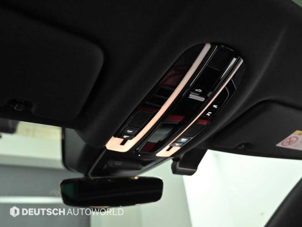 Porsche Cayenne — photo 18