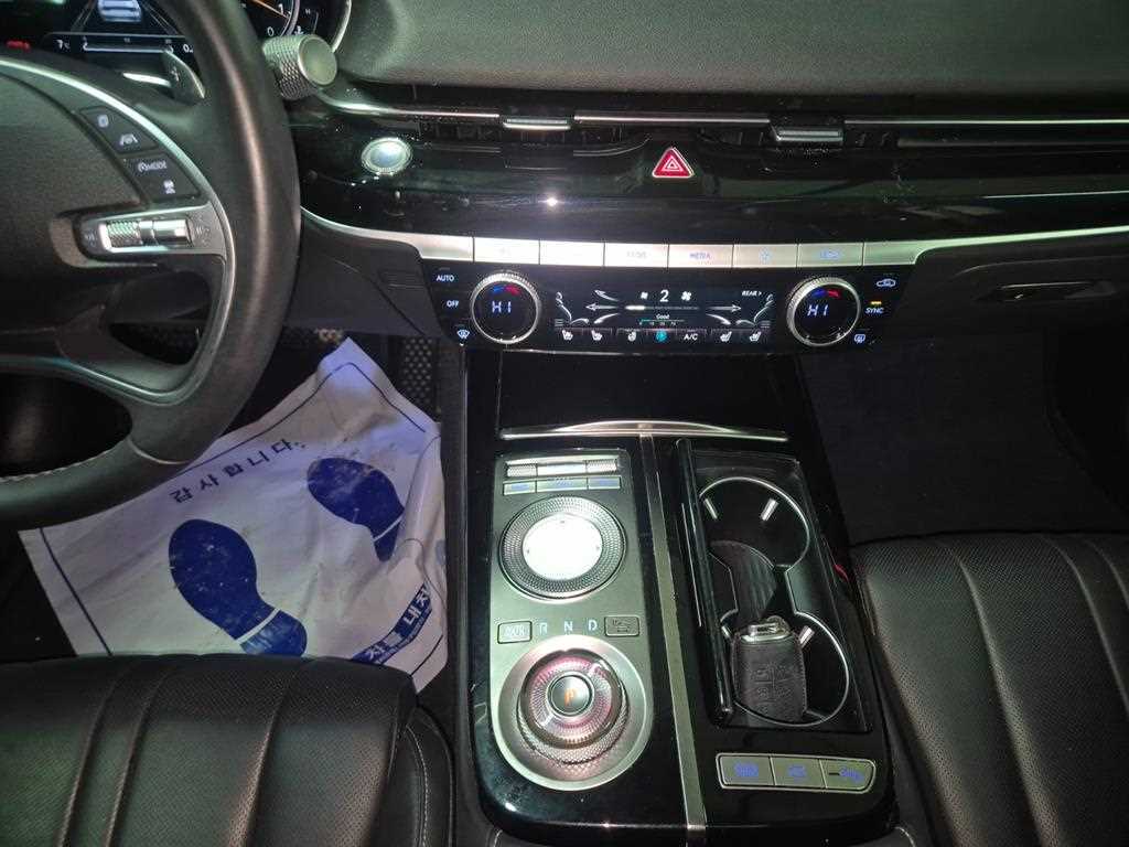 Genesis G80 — photo 10