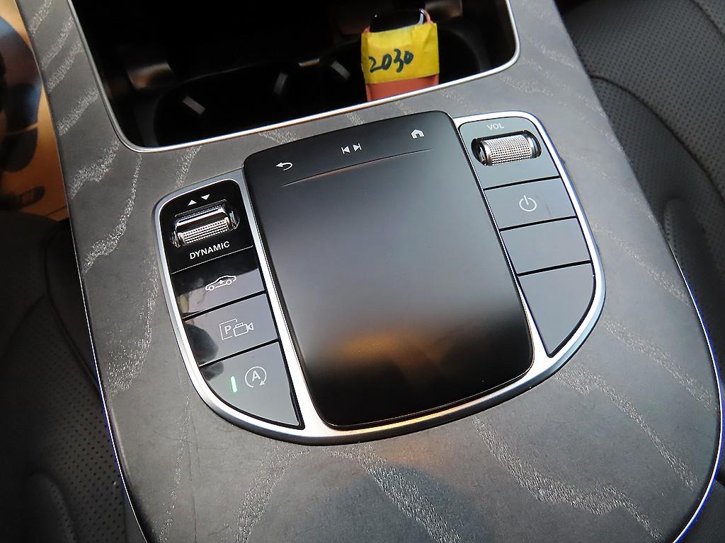 Mercedes-Benz CLS-Class — photo 12