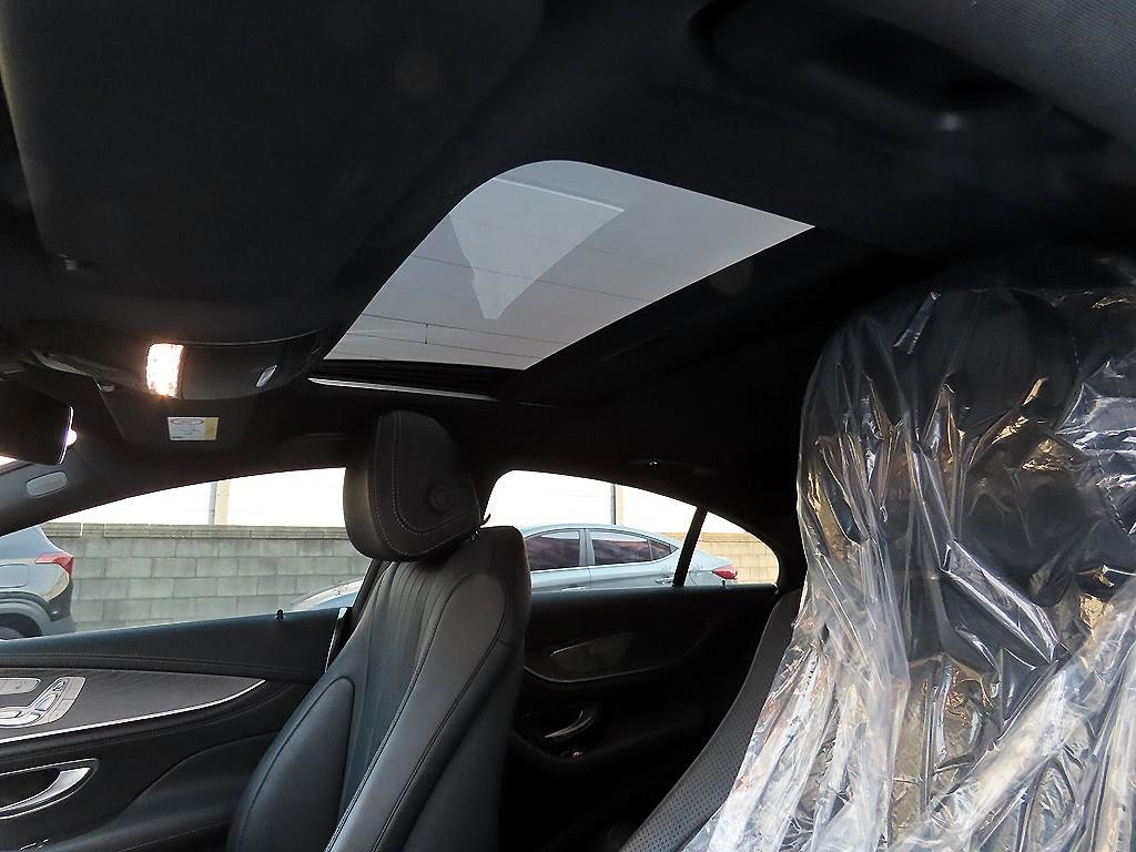 Mercedes-Benz CLS-Class — photo 16