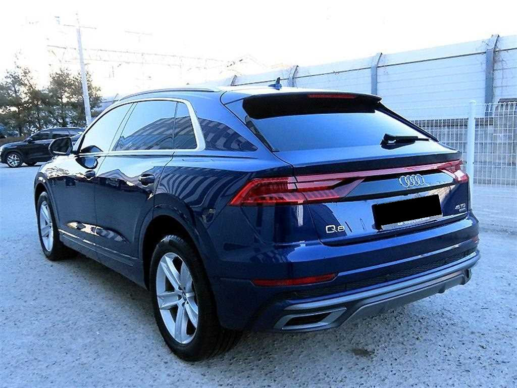 Audi Q8 — photo 03