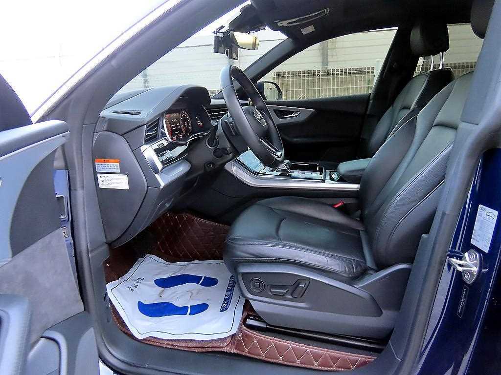 Audi Q8 — photo 05