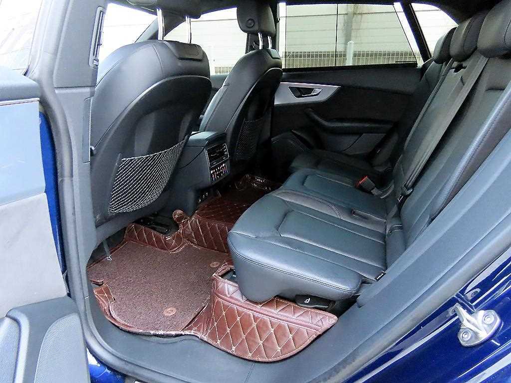 Audi Q8 — photo 06