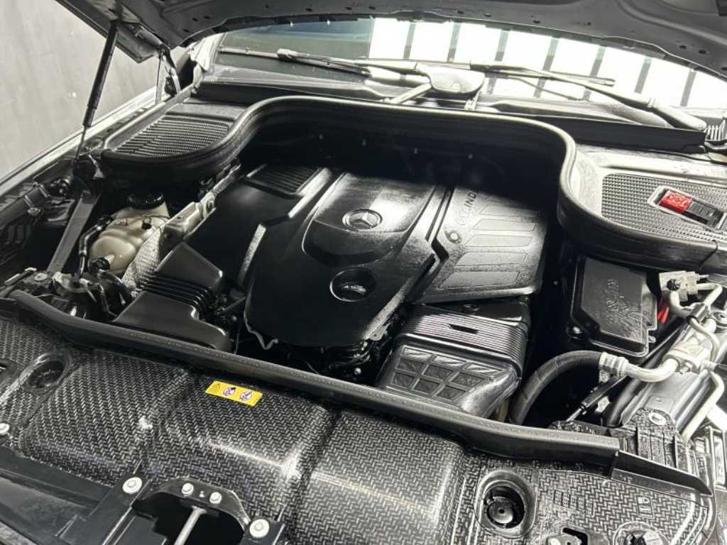 Mercedes-Benz GLE-Class — photo 17