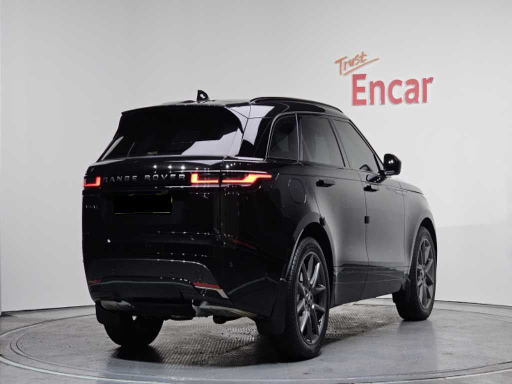 Land Rover Range Rover Velar — photo 02