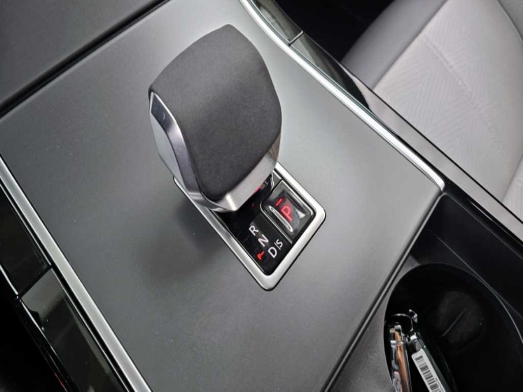 Land Rover Range Rover Velar — photo 09
