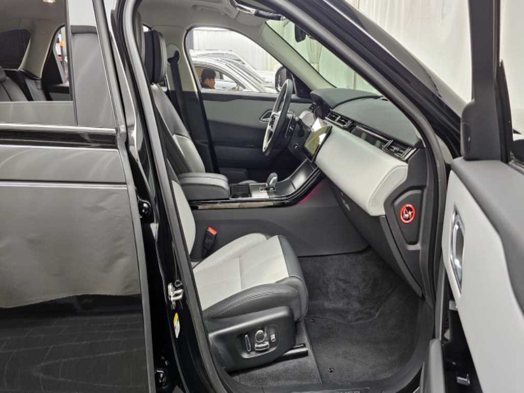 Land Rover Range Rover Velar — photo 11