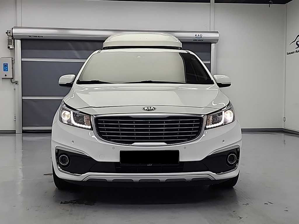 Kia Carnival — photo 02