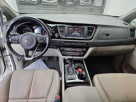 Kia Carnival — photo 07