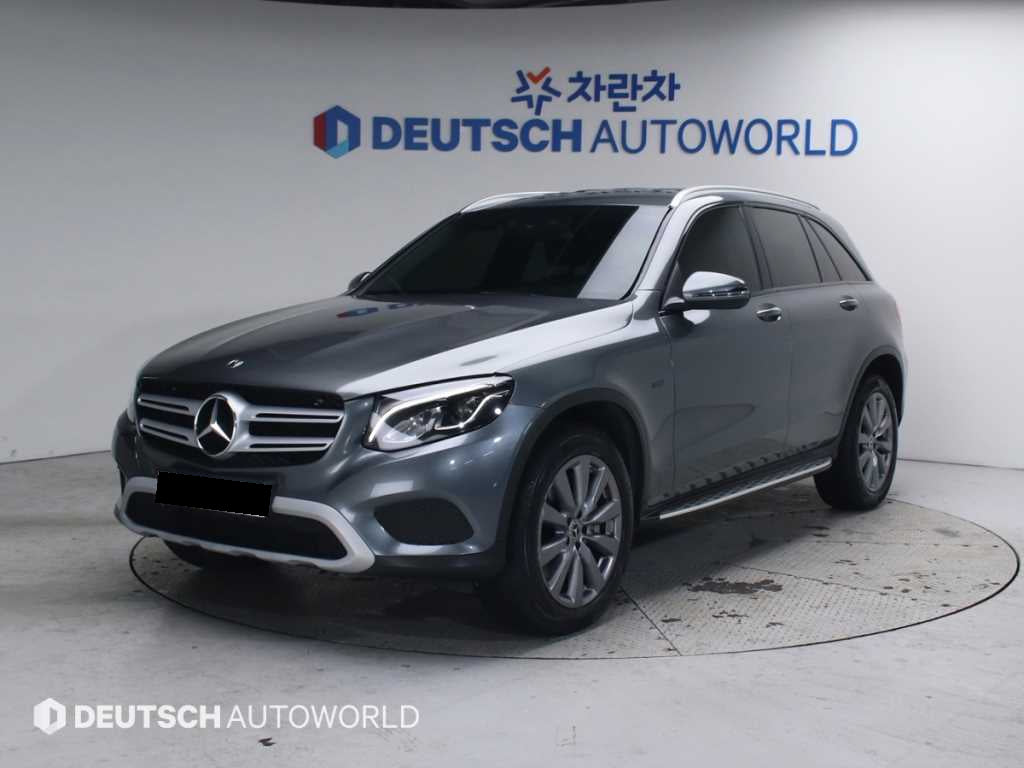 Mercedes-Benz GLC-Class — photo 01