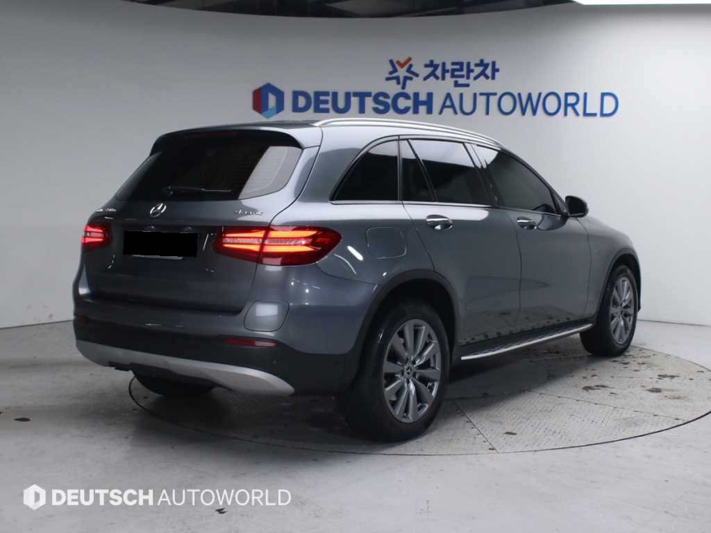 Mercedes-Benz GLC-Class — photo 02