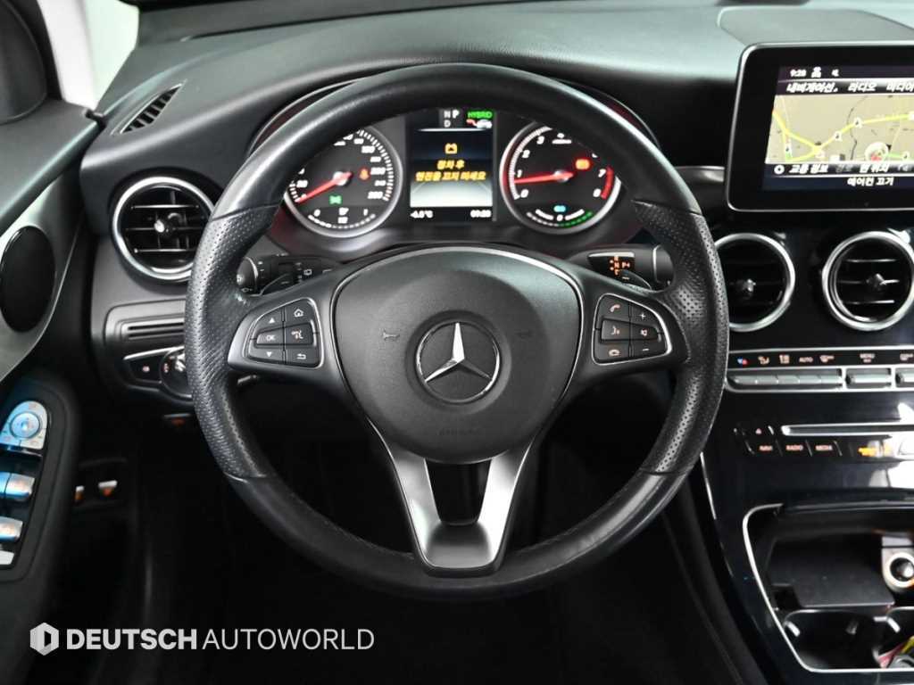 Mercedes-Benz GLC-Class — photo 13