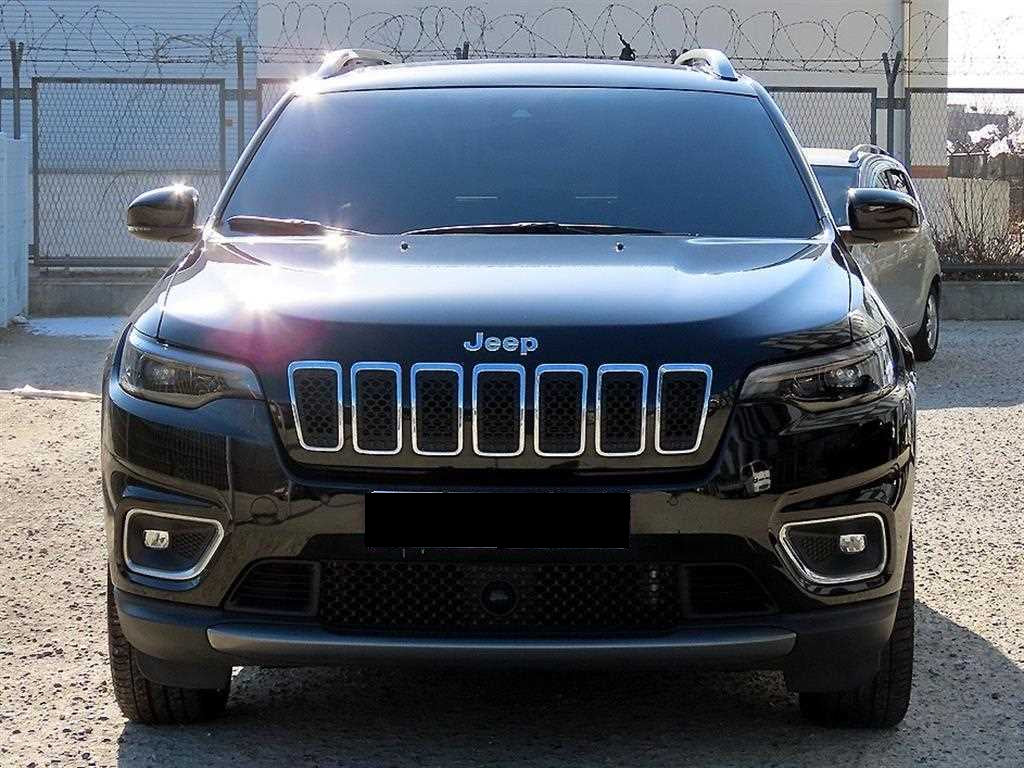 Jeep Cherokee — photo 01