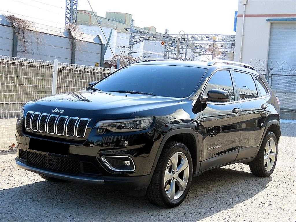 Jeep Cherokee — photo 02