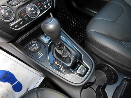 Jeep Cherokee — photo 10
