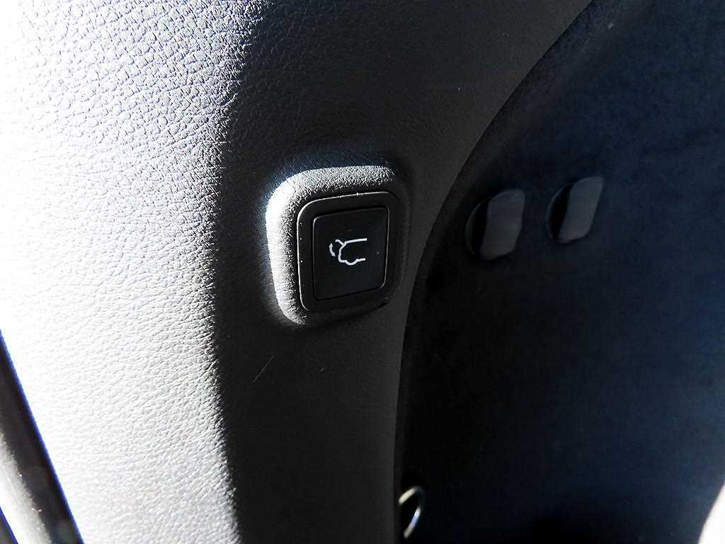 Jeep Cherokee — photo 17