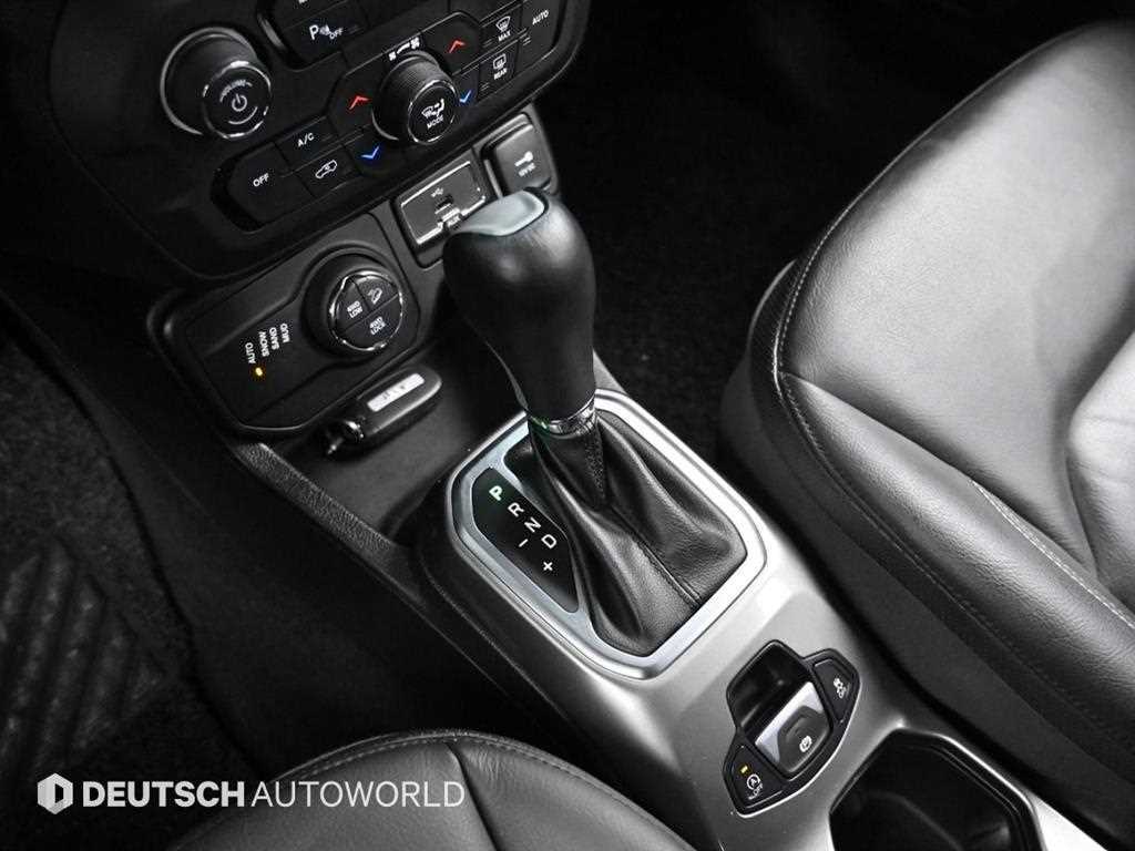 Jeep Renegade — photo 09