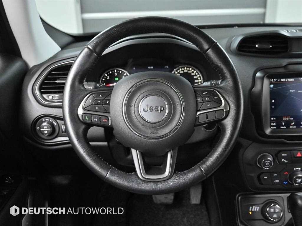 Jeep Renegade — photo 13