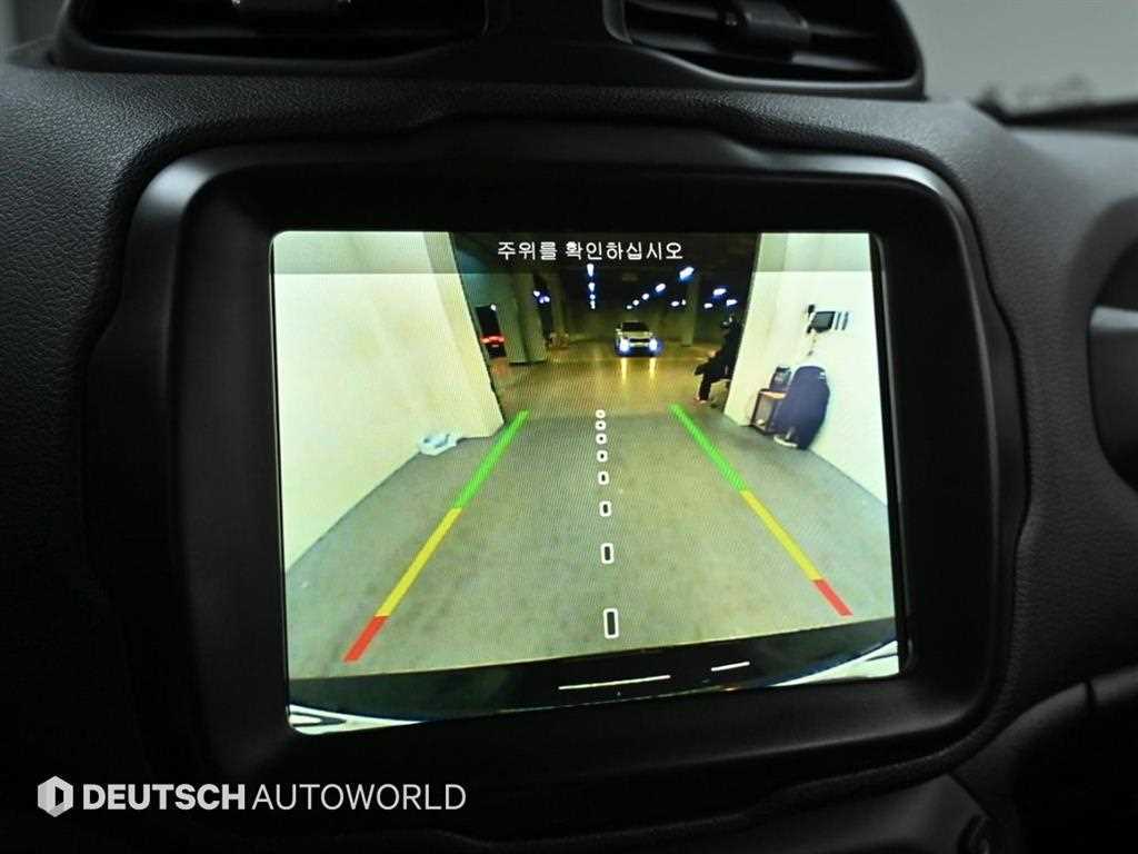Jeep Renegade — photo 15