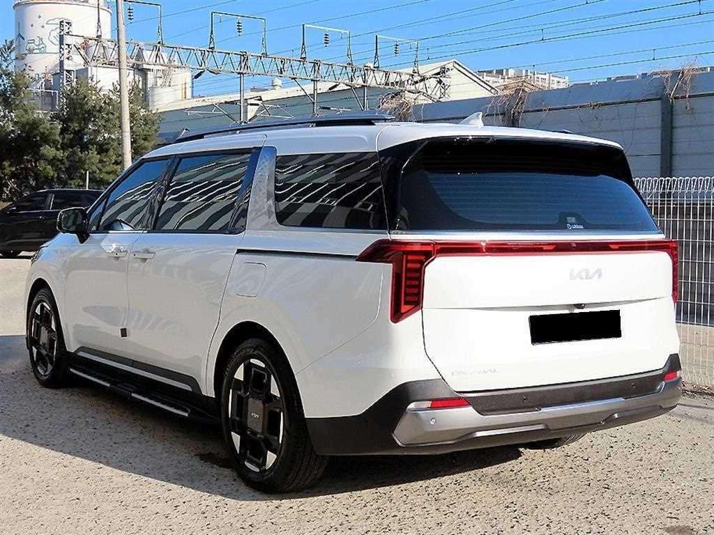 Kia Carnival — photo 03