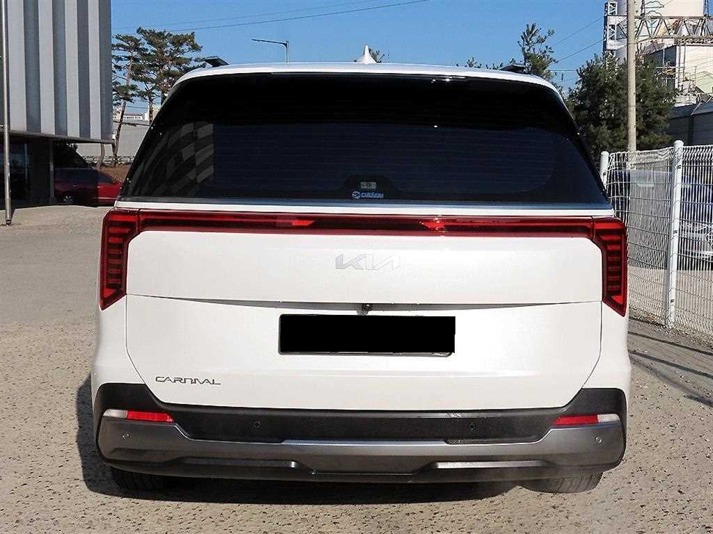 Kia Carnival — photo 04