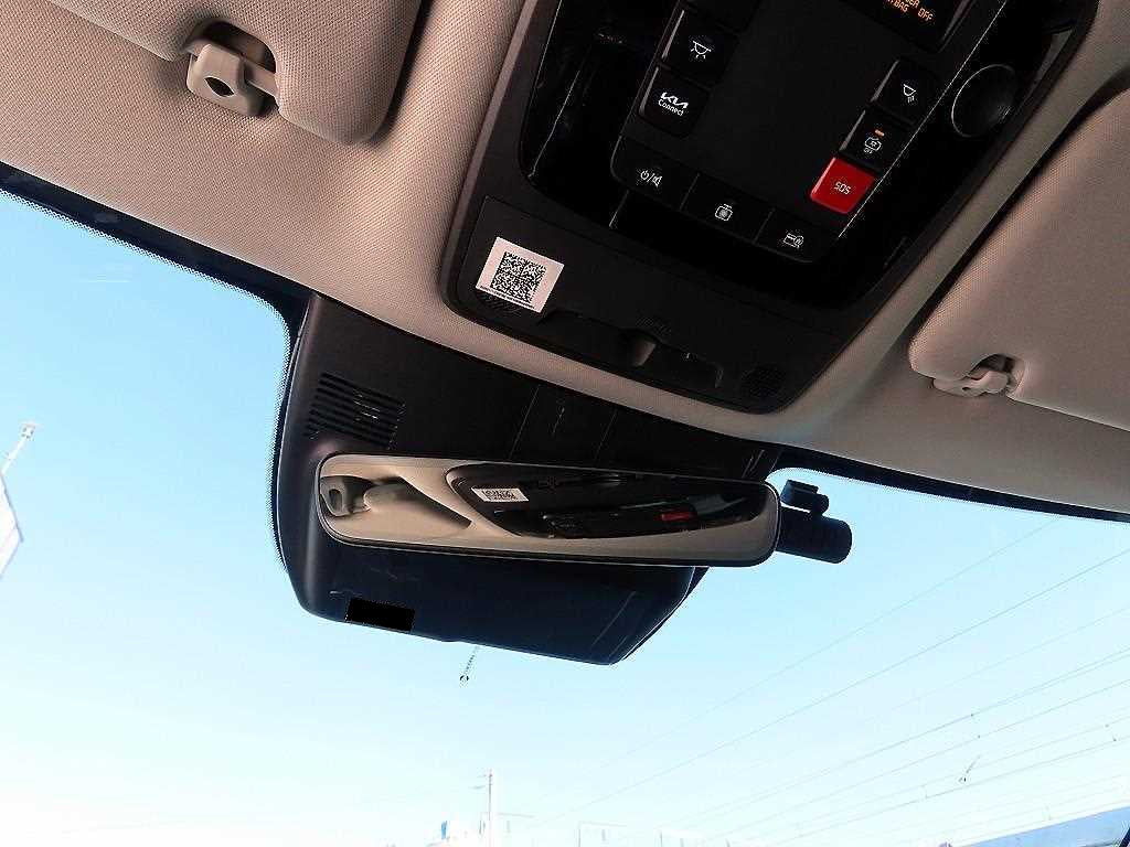 Kia Carnival — photo 17