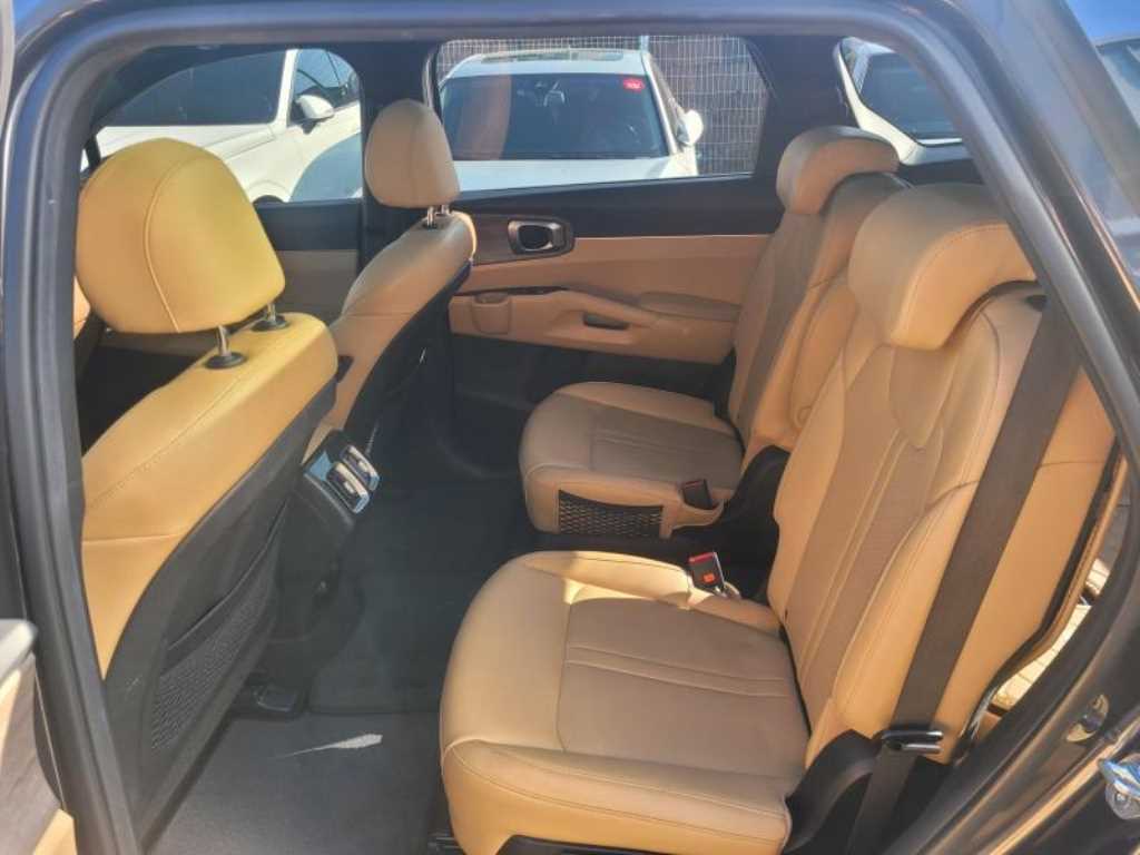 Kia Sorento — photo 11