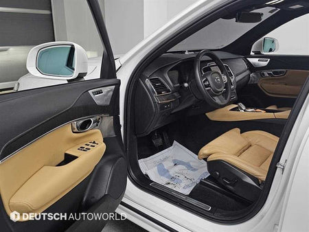 Volvo XC90 — photo 11