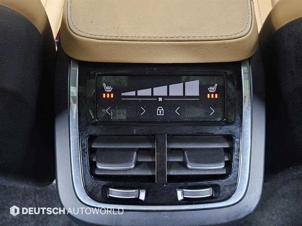 Volvo XC90 — photo 16