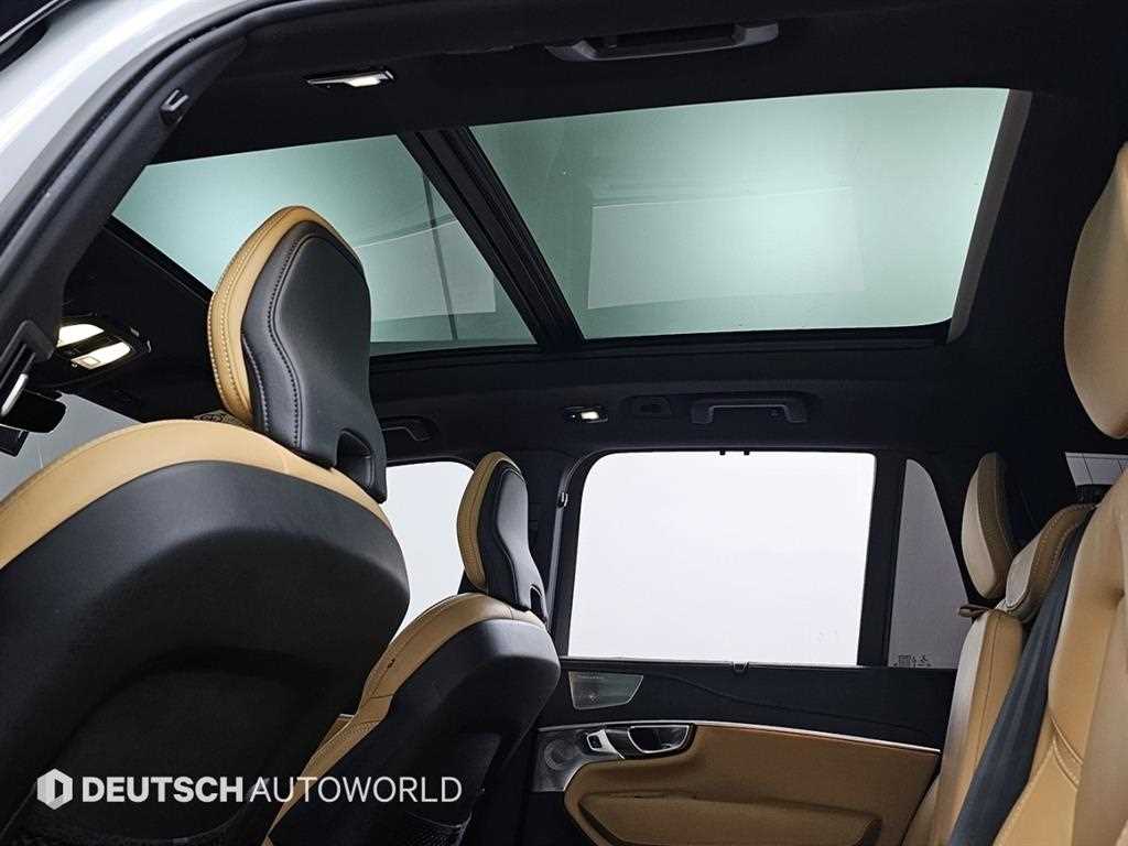 Volvo XC90 — photo 19
