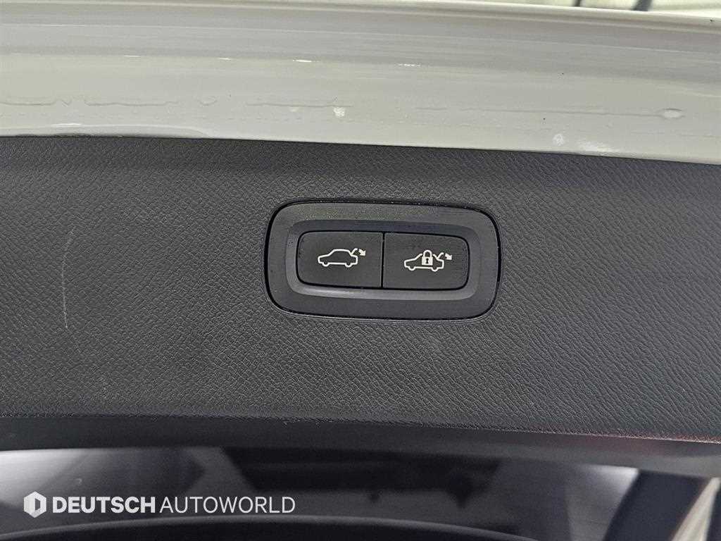 Volvo XC90 — photo 20