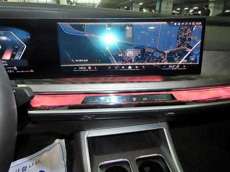 BMW 7-Series — photo 11