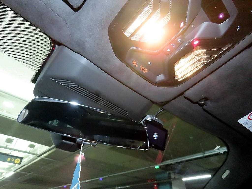 BMW 7-Series — photo 14