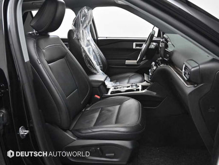 Ford Explorer — photo 10