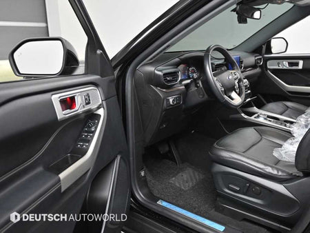 Ford Explorer — photo 11