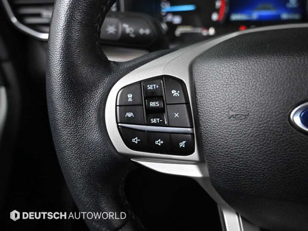 Ford Explorer — photo 18