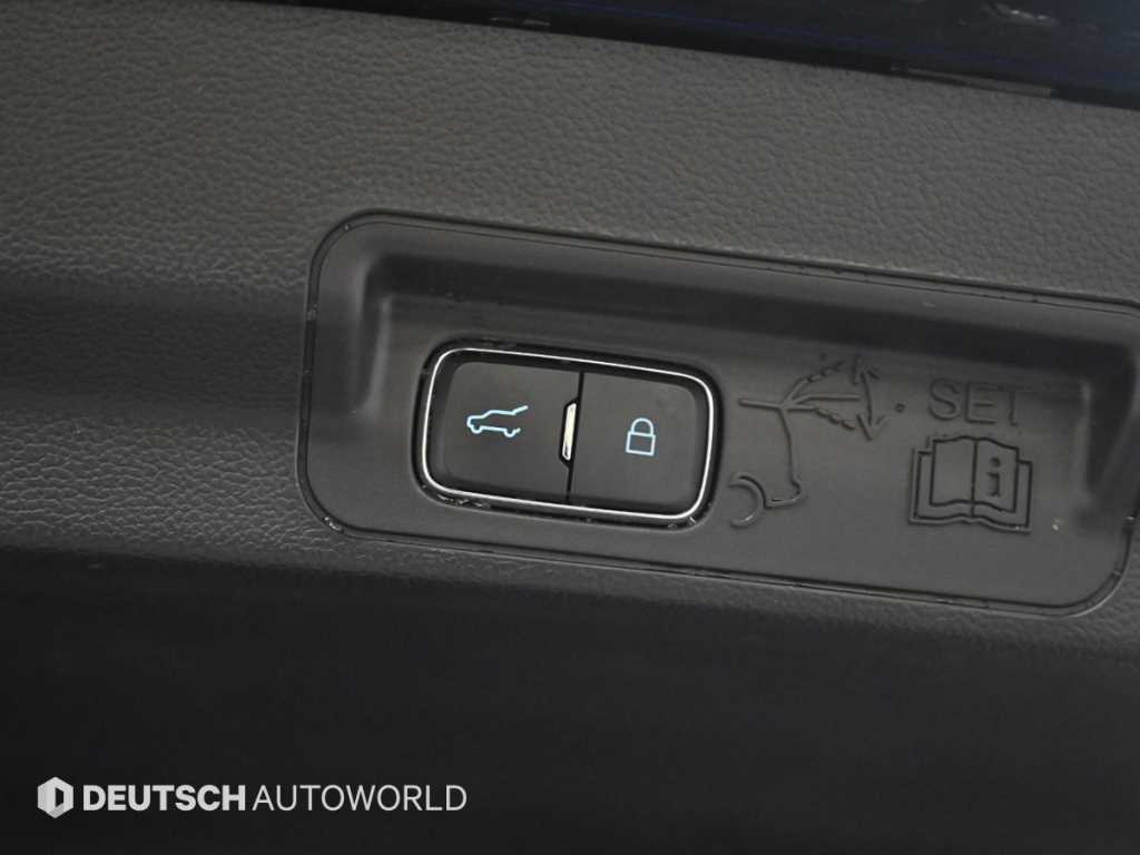 Ford Explorer — photo 20