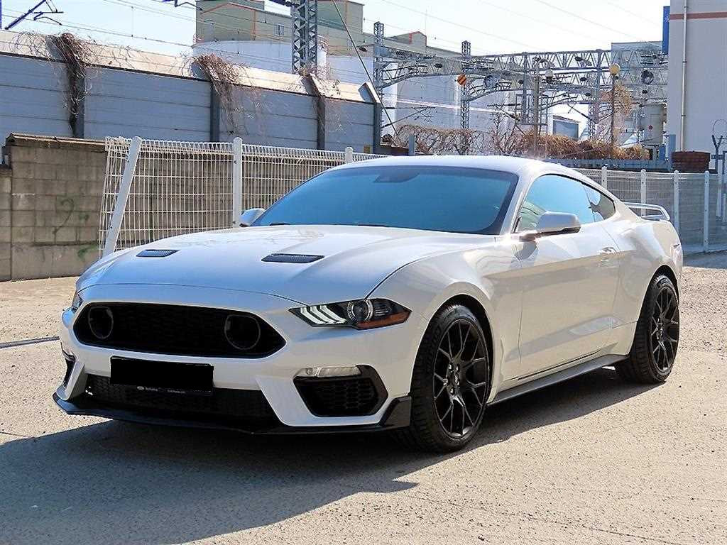 Ford Mustang — photo 01