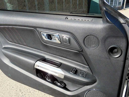 Ford Mustang — photo 11
