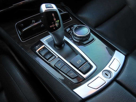 BMW 7-Series — photo 11
