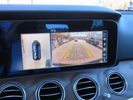 Mercedes-Benz E-Class — photo 10