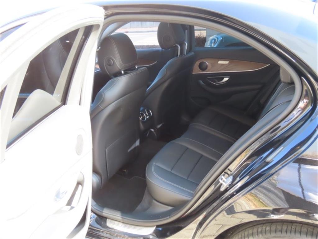 Mercedes-Benz E-Class — photo 13