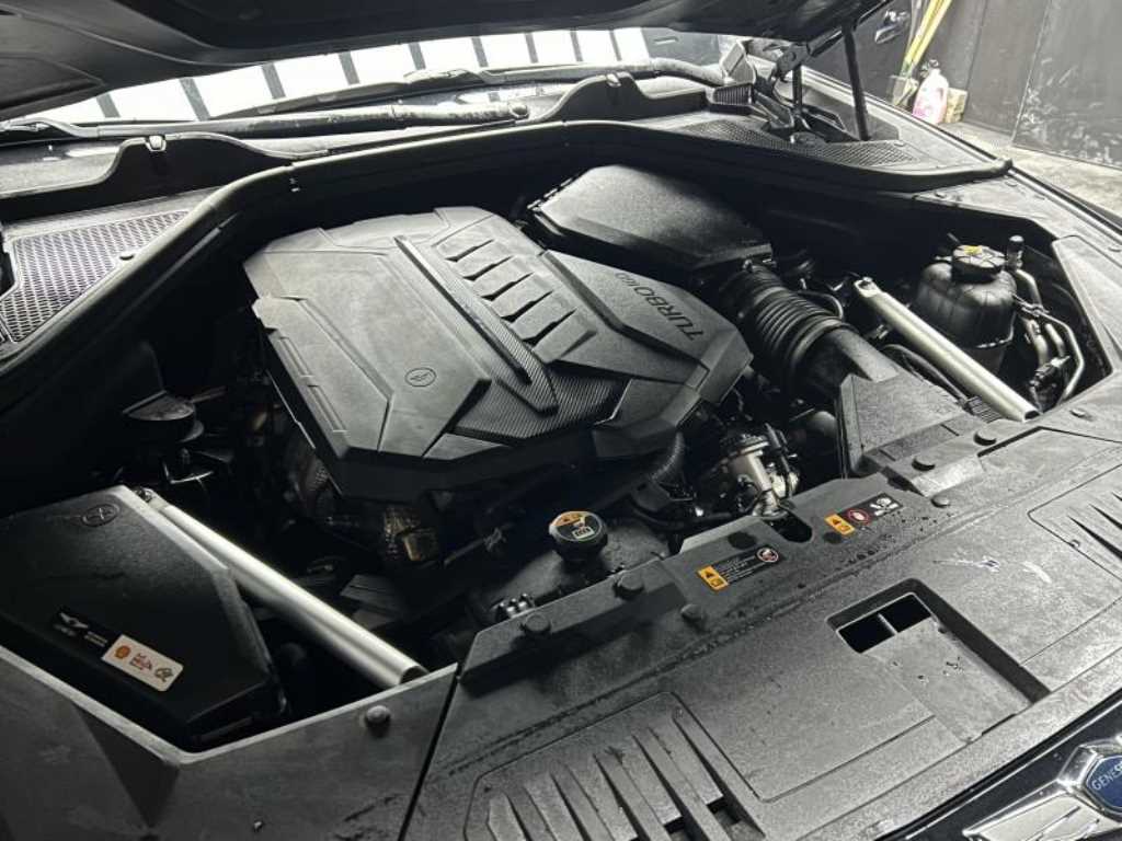 Genesis GV80 — photo 05