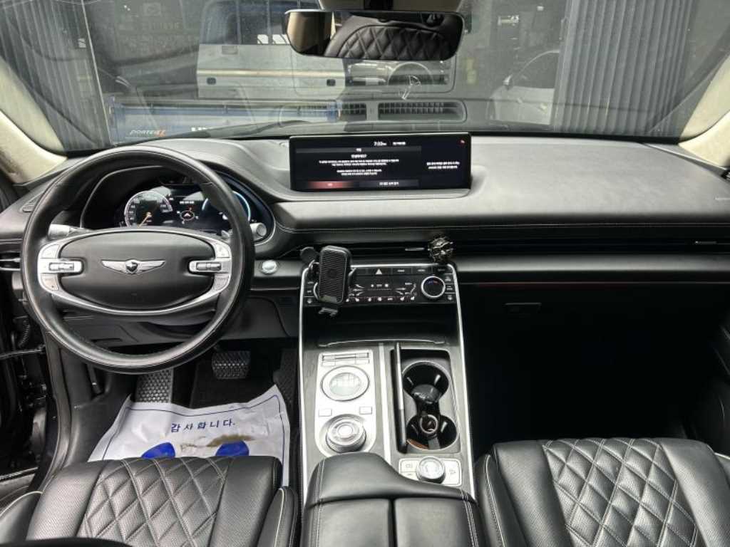 Genesis GV80 — photo 06