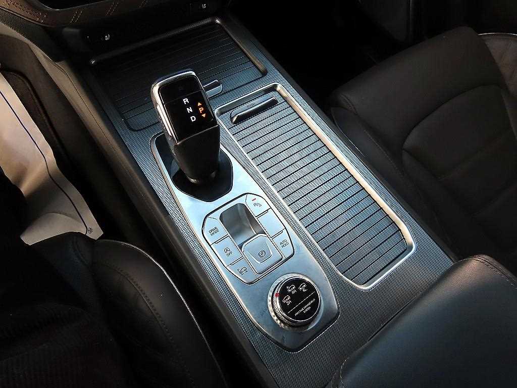 KGM Rexton — photo 10